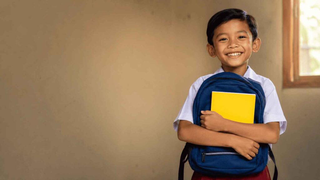 Manfaat Sedekah Perlengkapan Sekolah Panti Al Mukthi